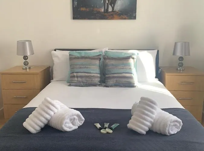 Absolute Stays In Sherwood- Nottingham Castle- Capital Fm Arena Nottingham- Contractors-Free Wifi- Free Parking- Long And Short Stays- Families-East Midlands Airport-Trent Bridge-Actors-Aria Court- Mansfield
